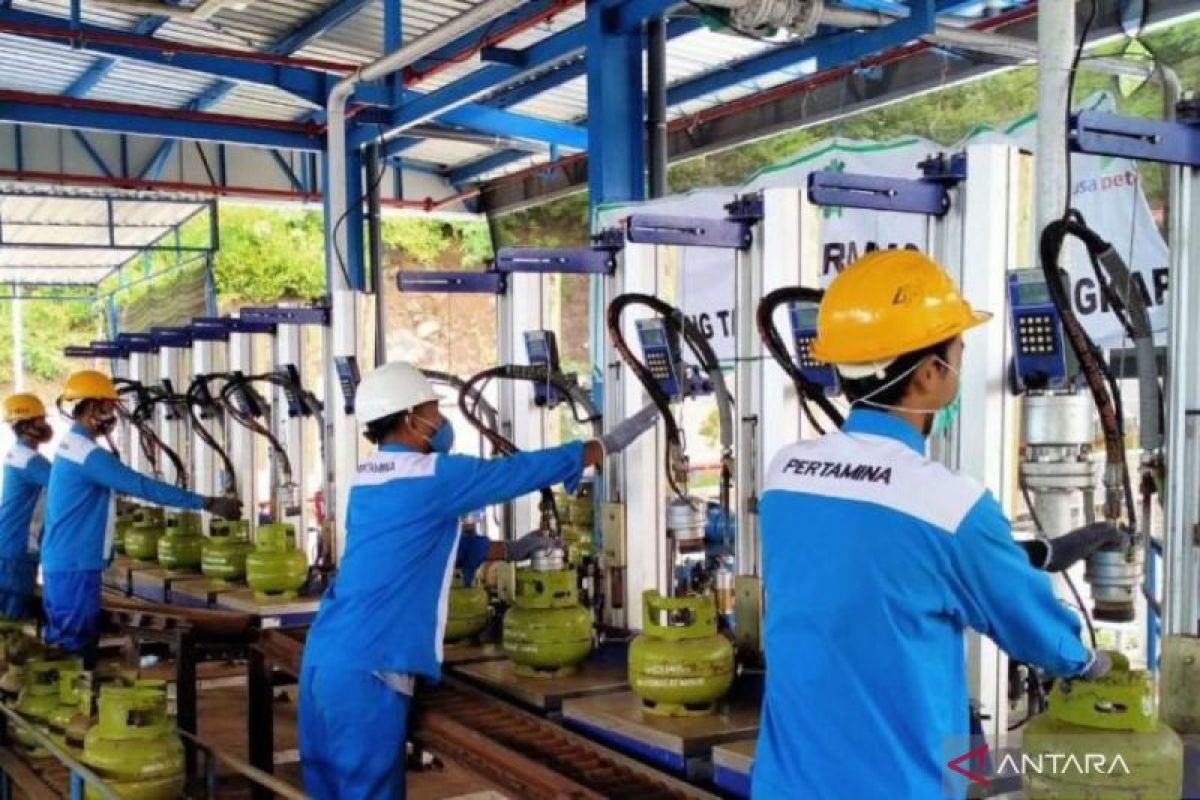 Pertamina menambah pasokan elpiji 3 kilogram Pulau Sumbawa 30.000 tabung