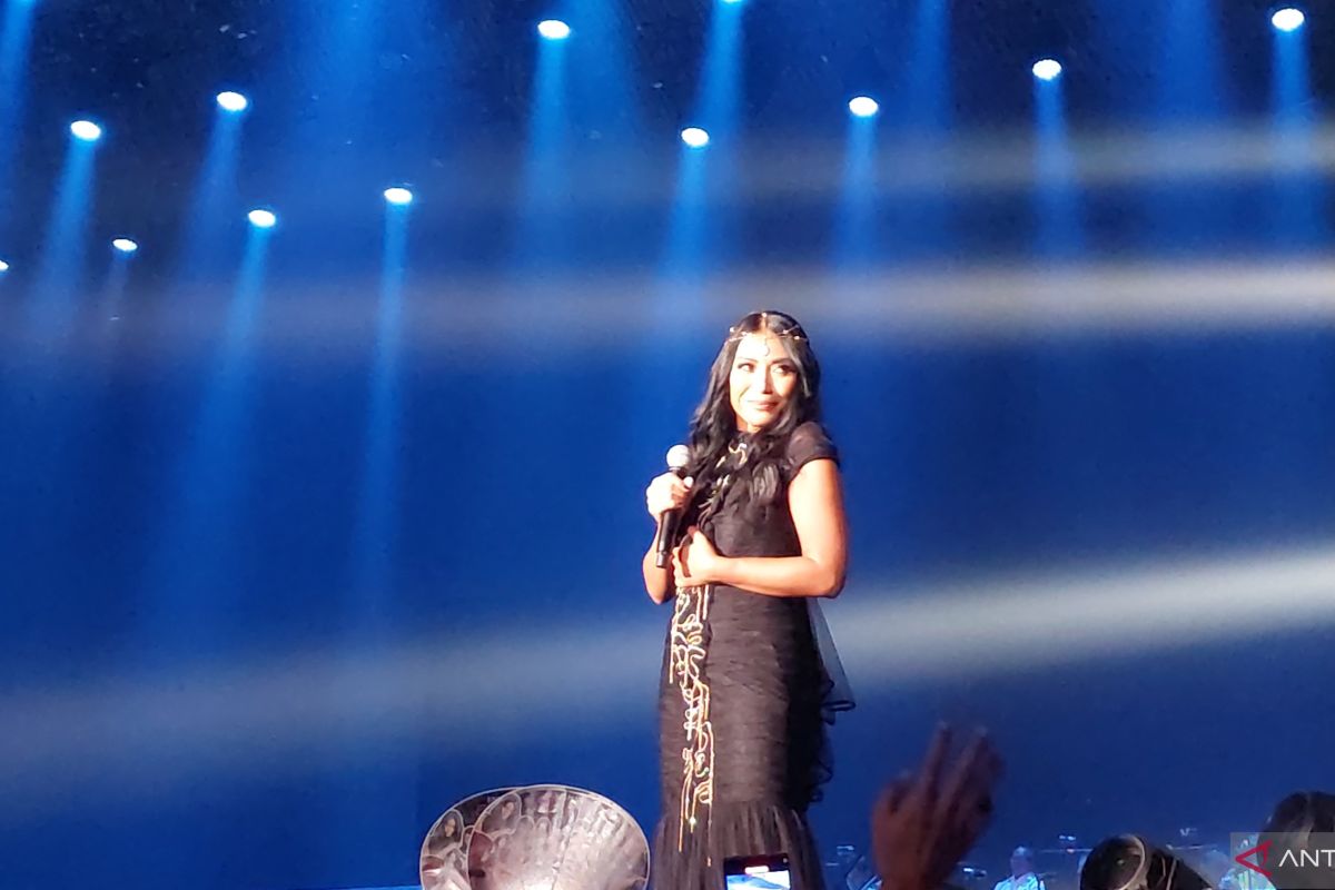 Konser tunggal Anggun nyanyikan lagu hits "Mimpi"