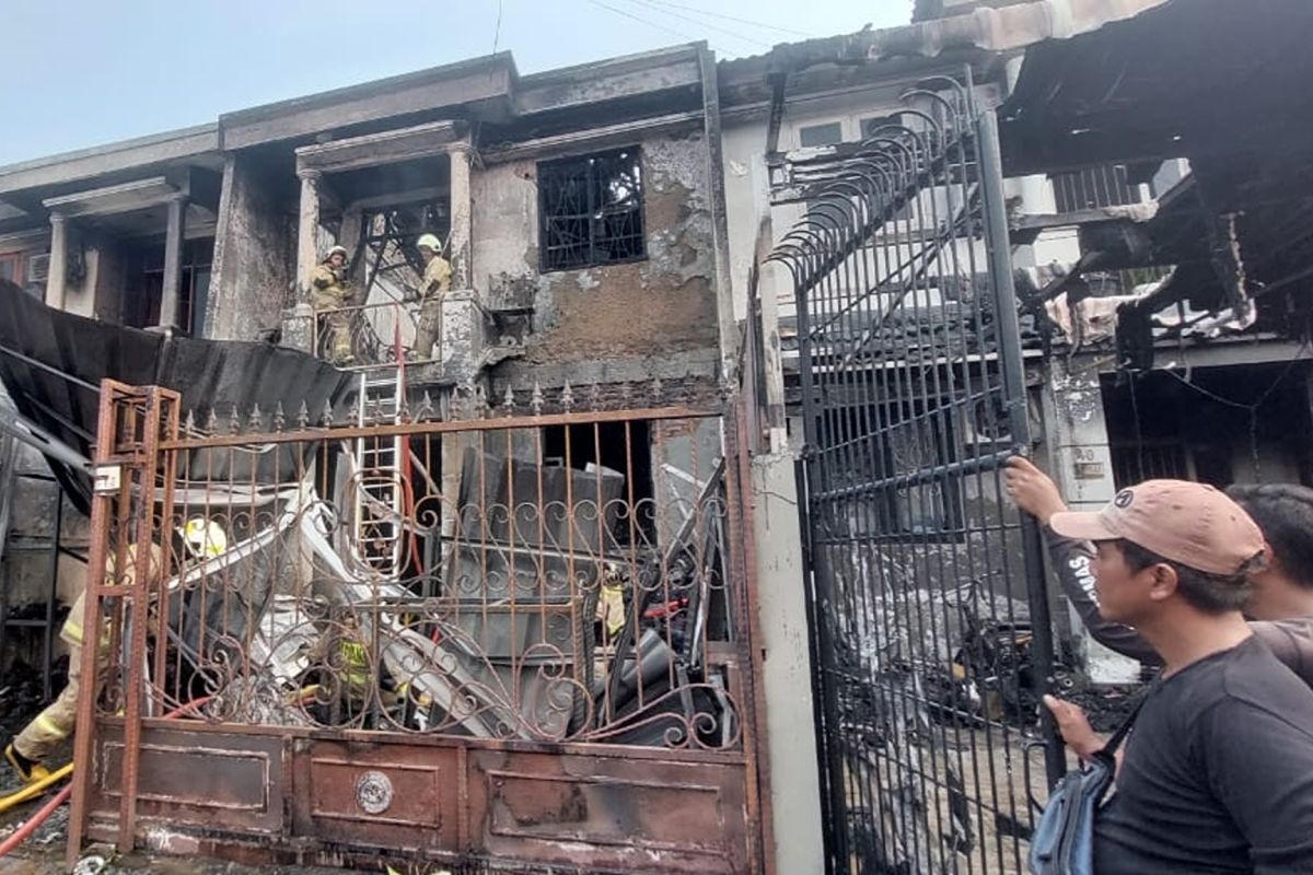 Kebakaran hanguskan tiga rumah di Cengkareng