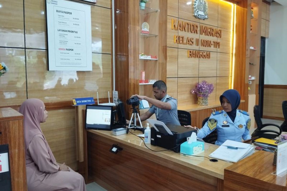 Kantor Imigrasi Banggai permudah proses mutasi Paspor lewat situs Web