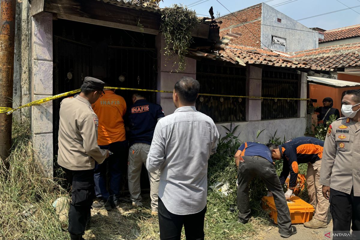 Polisi selidiki penemuan kerangka ibu dan anak di Bandung Barat