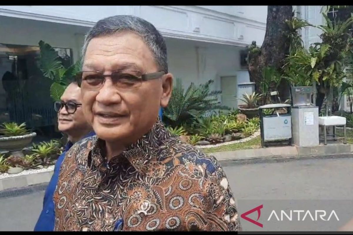 Menteri ESDM Arifin Tasrif tanggapi kabar akan digantikan Bahlil