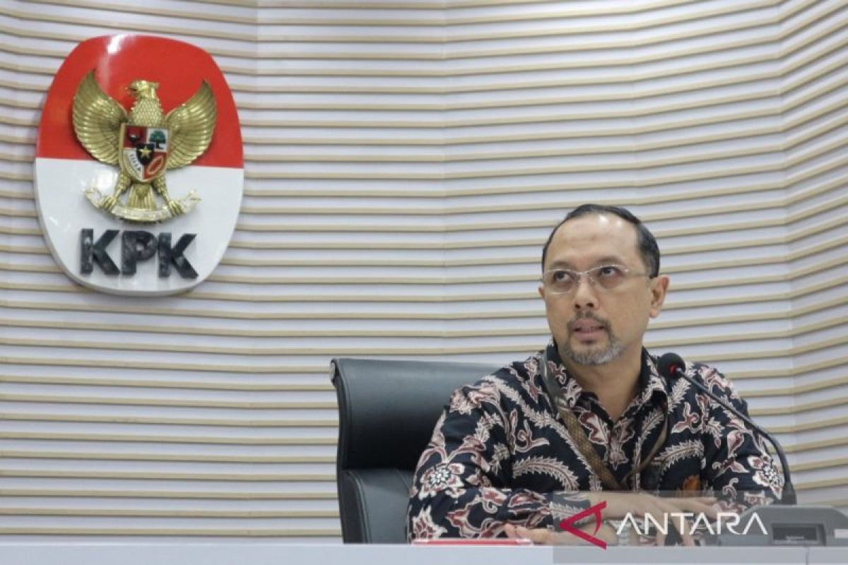 Dugaan korupsi dana hibah Pokmas, KPK geledah kantor Pemrov Jatim