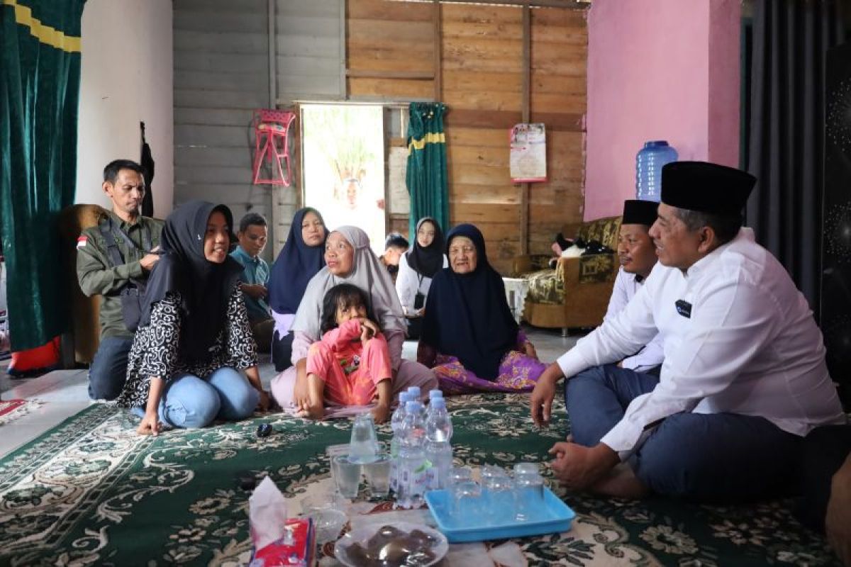 Datangi Rumah PKH, Bupati Siak tawarkan beasiswa kuliah