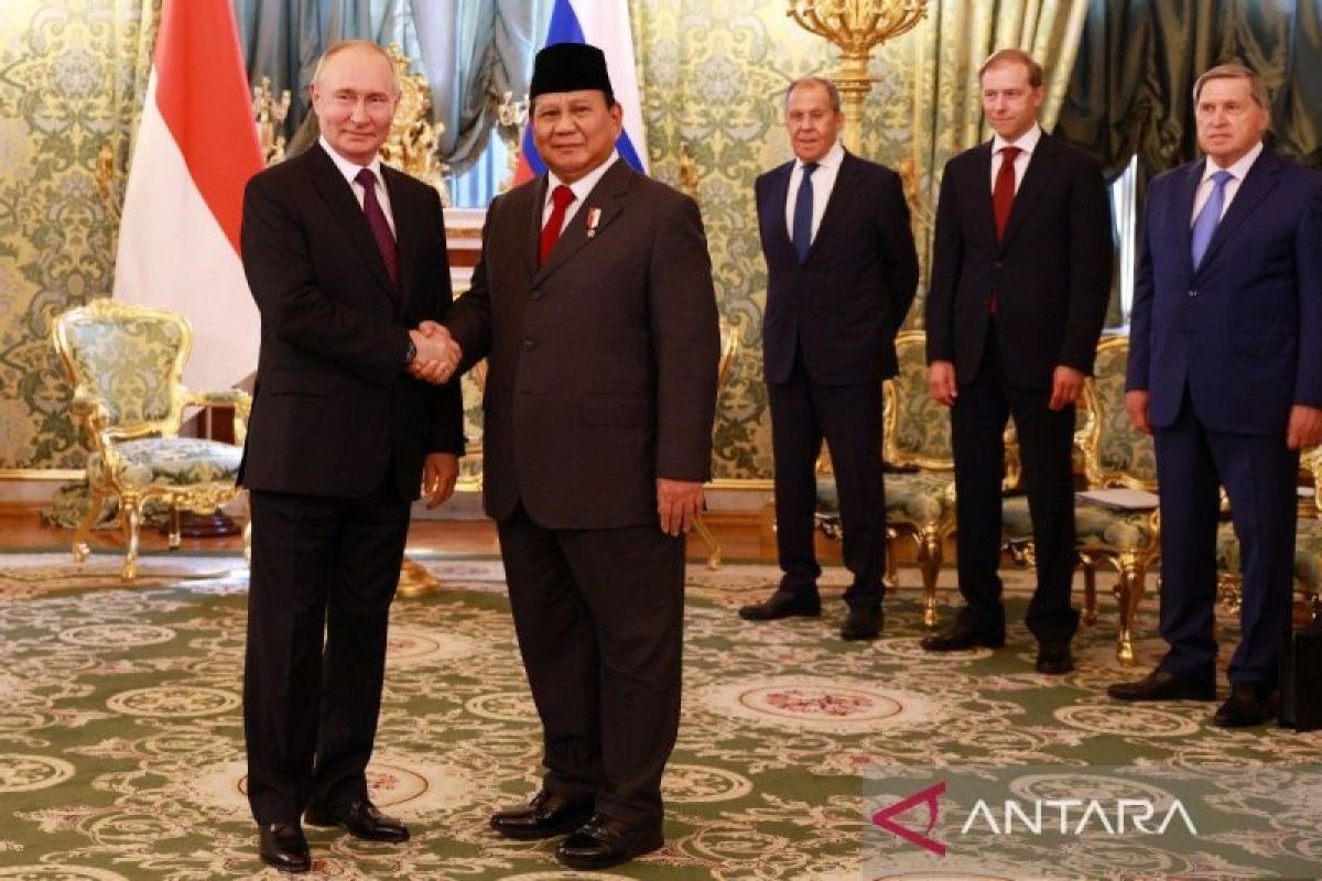 Vladimir Putin bahas perjanjian zona perdagangan bebas saat bertemu Prabowo