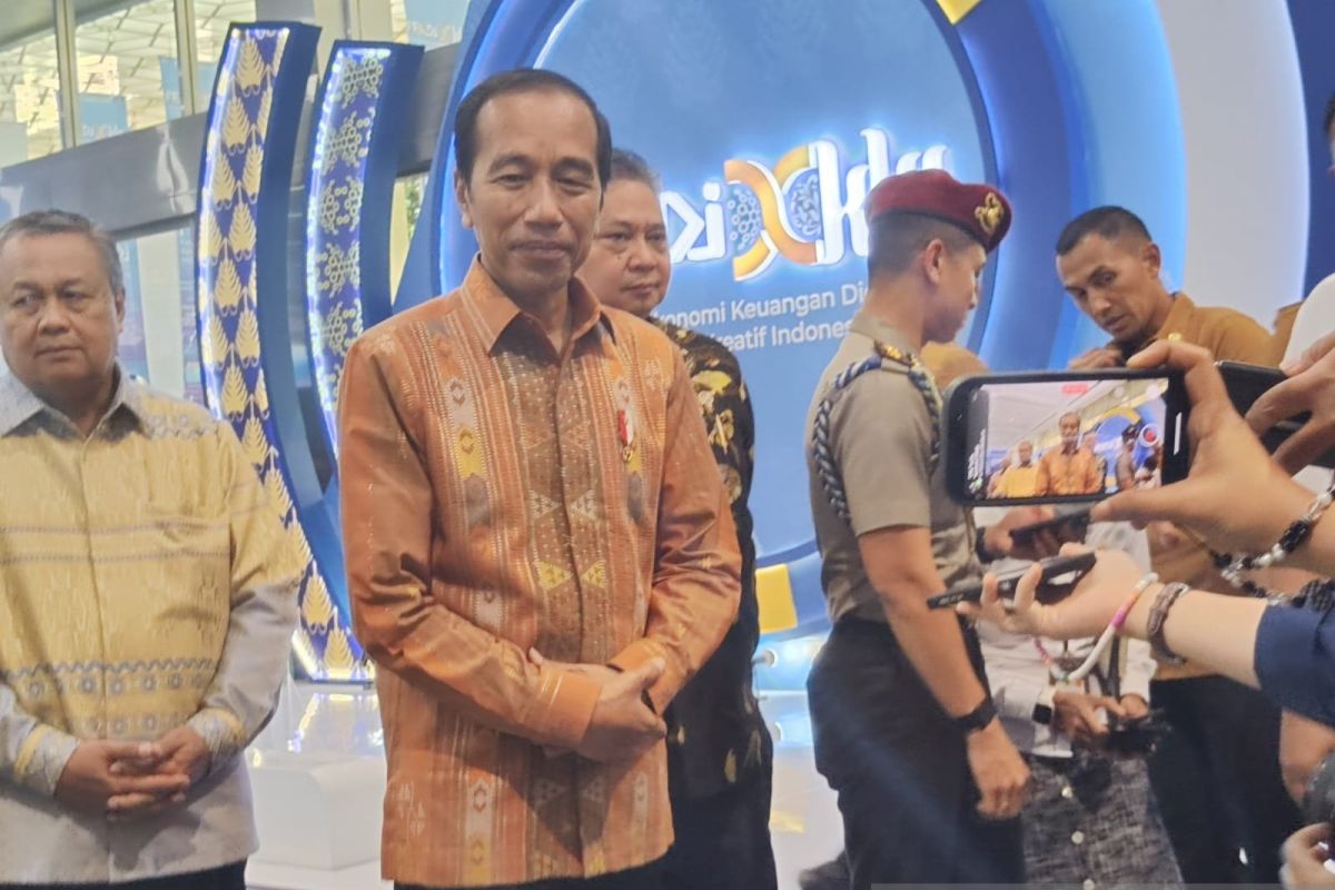 Presiden ingatkan BI-OJK miliki data cadangan agar transaksi aman