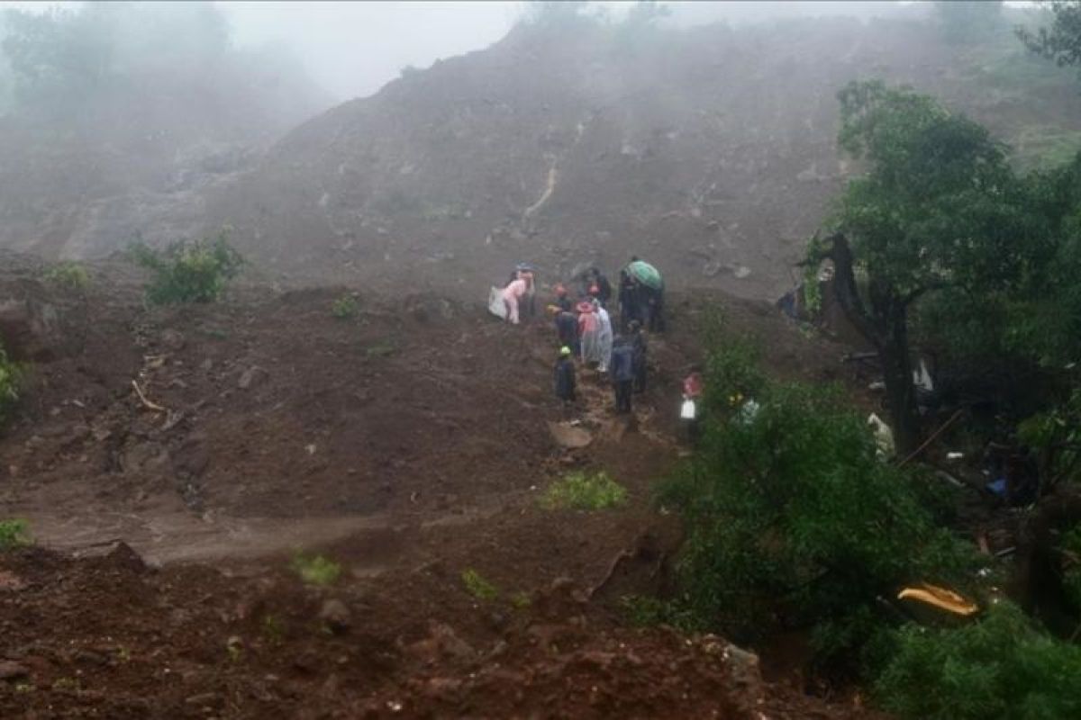 Sedikitnya 20 orang tewas akibat tanah longsor di India