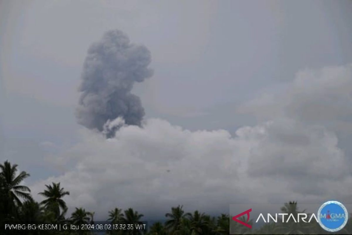 Zona bahaya 4 km usai Gunung Ibu meletus enam kali