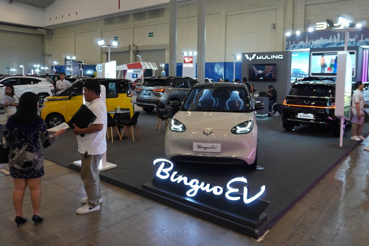 Wuling ramaikan BNI EXPO 2024 dengan deretan kendaraan EV