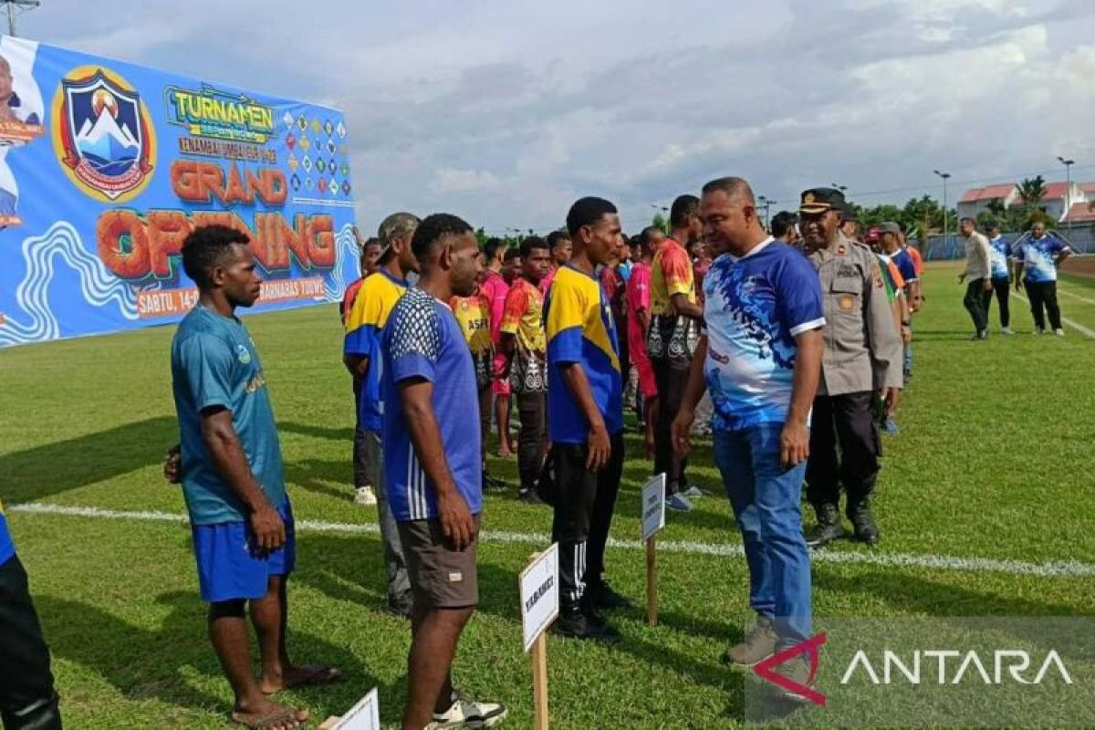 Pemkab Jayapura gelar turnamen sepak bola sambut HUT ke-79 RI