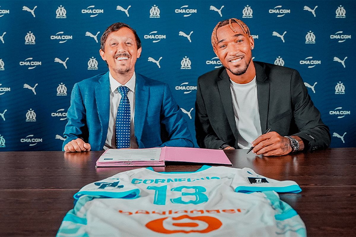 Pemain Marseille kenalkan Derek Cornelius