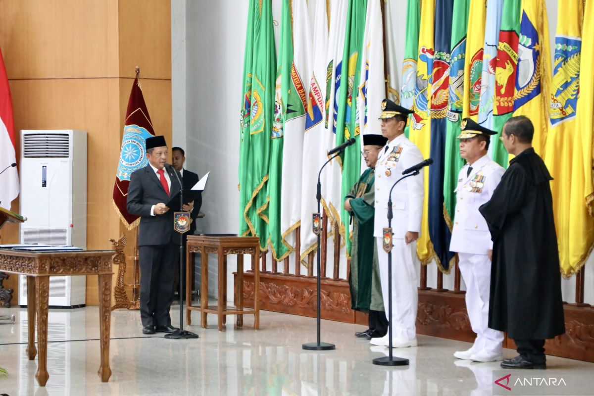 Mendagri lantik Ramses Limbong Penjabat Gubernur Papua