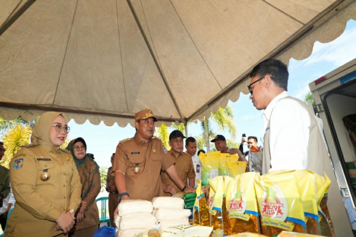 Pj Gubernur Sulbar pantau stok dan harga pangan di pasar tradisional Mamuju