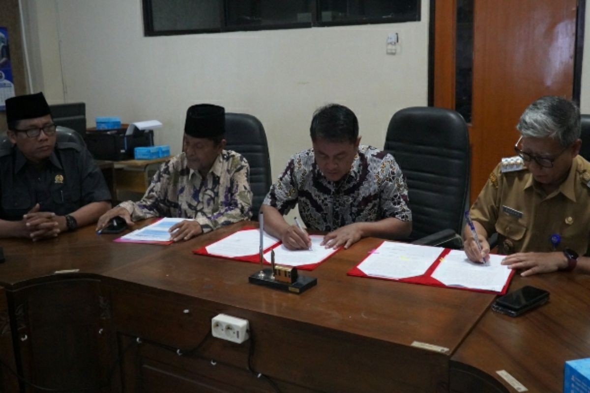 Pj. Wali Kota-Pimpinan DPRD Kota Tegal teken kesepakatan KUA PPAS TA 2025