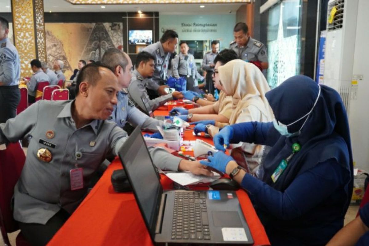 Songsong Hari Pengayoman Ke-79, jajaran Kemenkumham Jateng donor darah