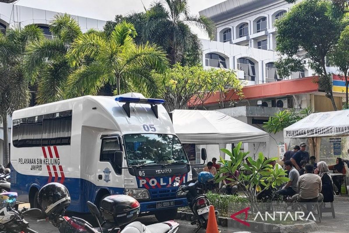 Selasa, layanan SIM Keliling masih tersedia di sini