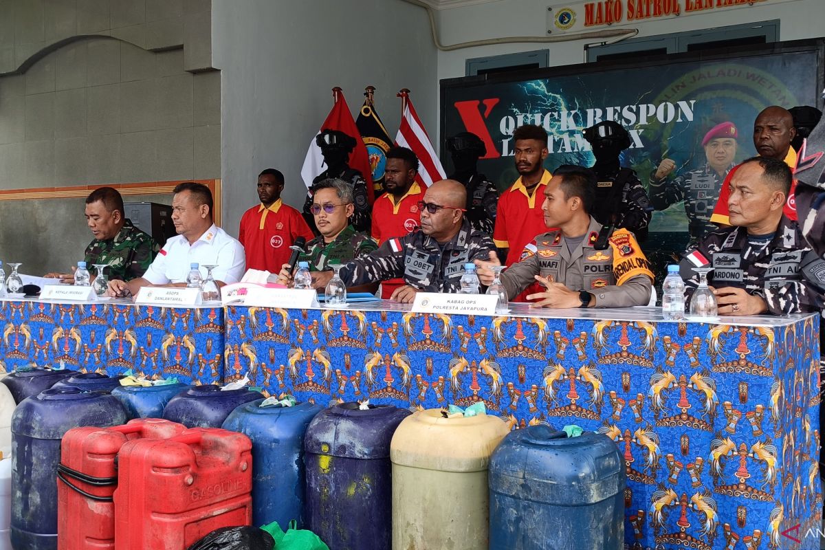 Satrol Lantamal X Jayapura gagalkan penyelundupan BBM 420 liter