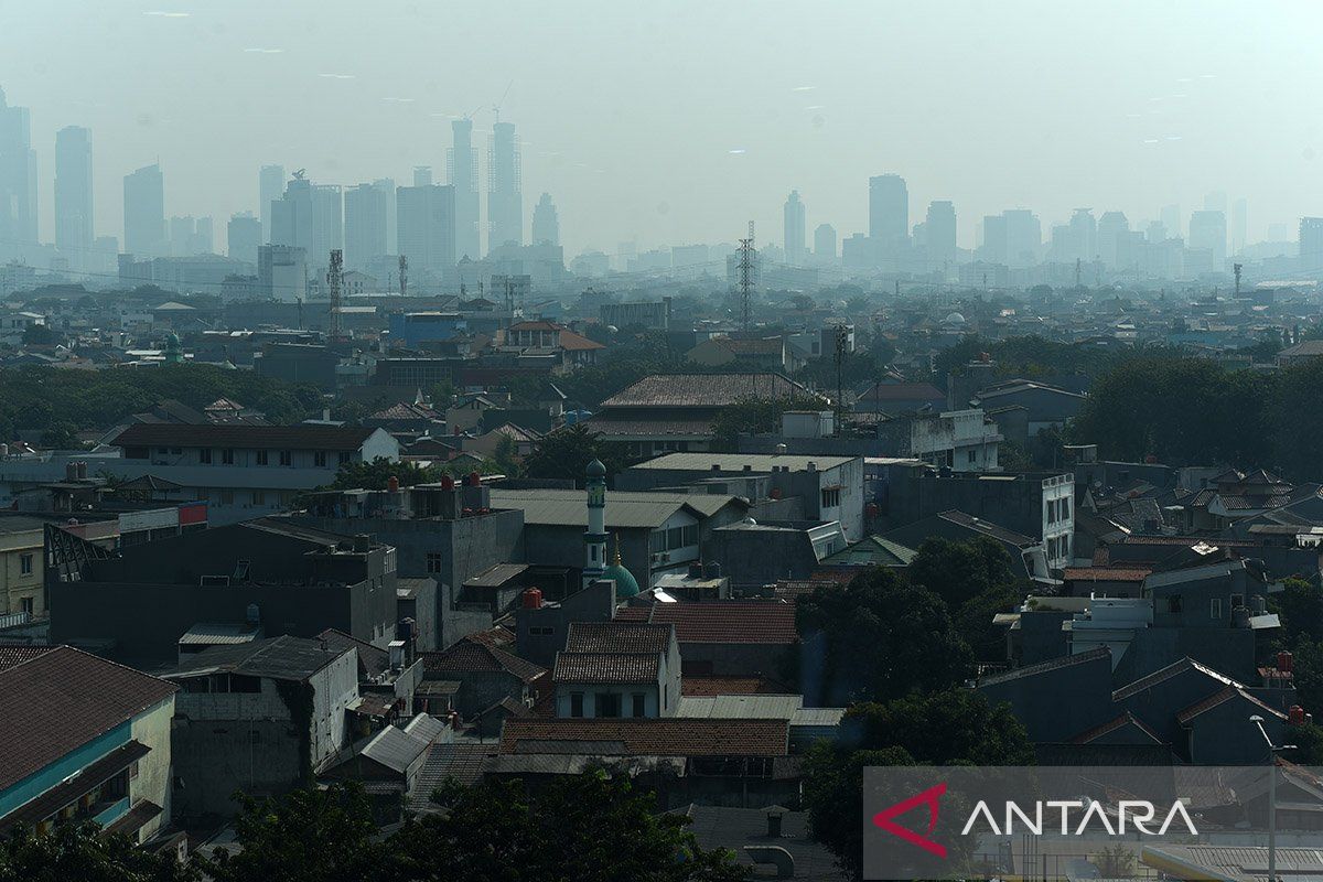 Kualias udara Jakarta masih tak sehat pada Selasa pagi