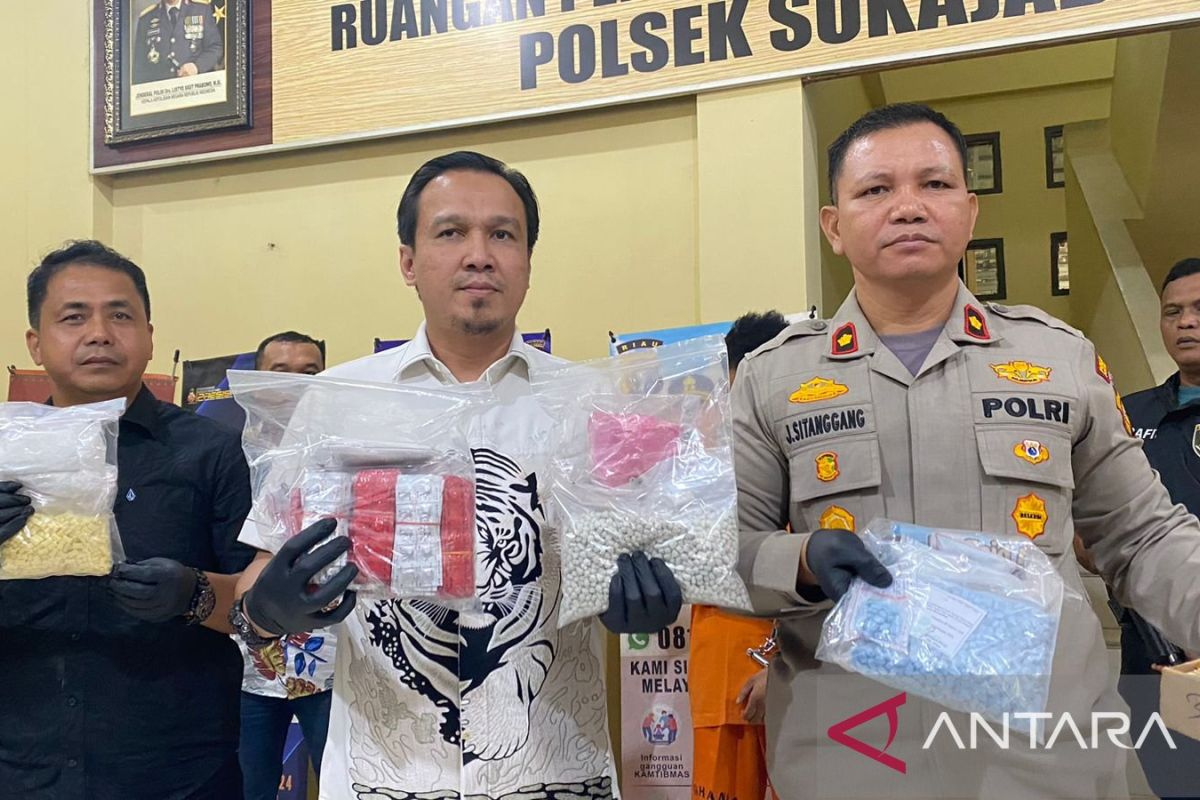 Pengedar ekstasi yang ditelan mahasiswi Pekanbaru  diciduk polisi