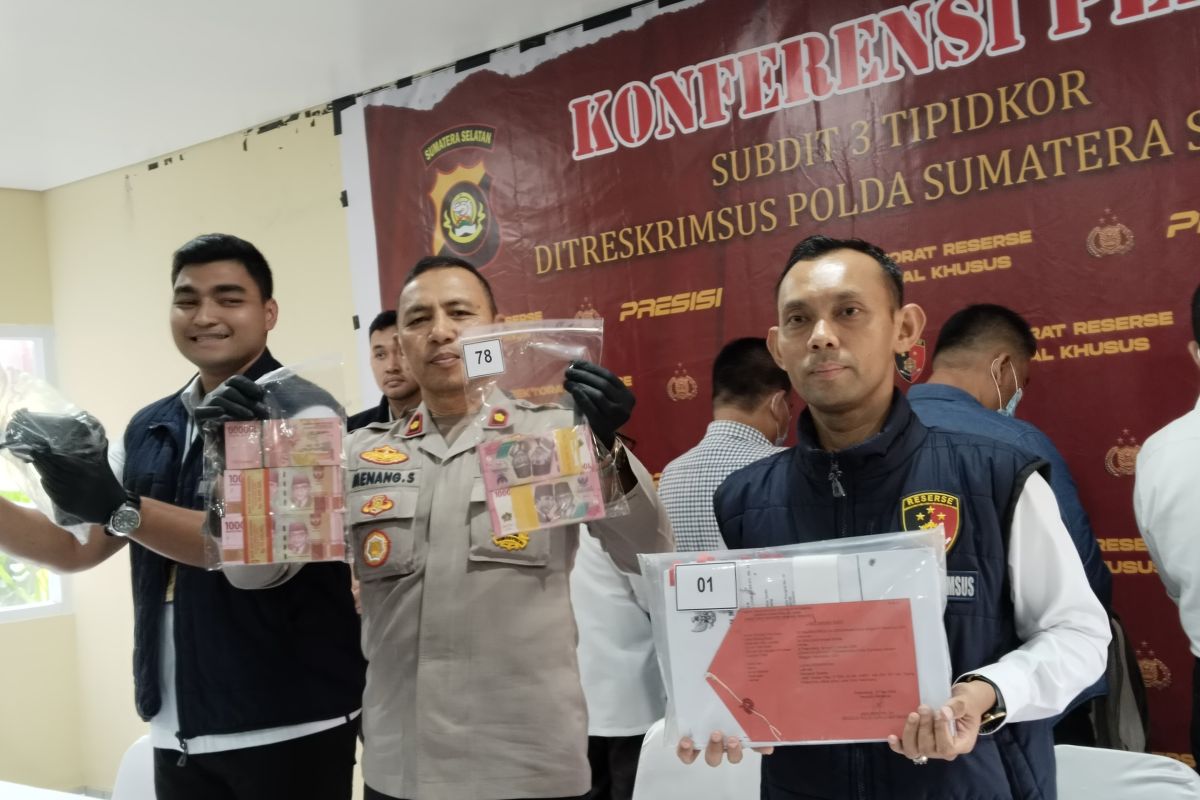 Polda Sumsel limpahkan tersangka kasus  korupsi jaringan pipa gas