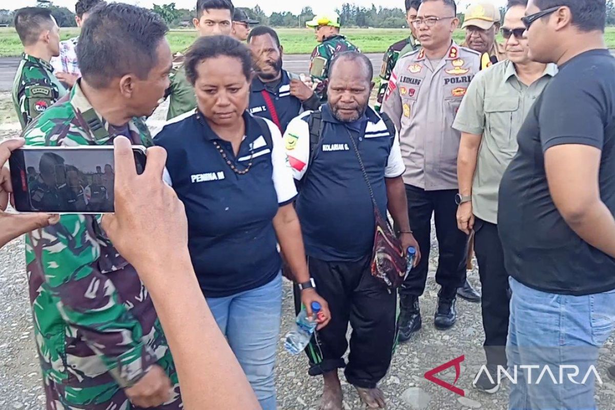 Satgas Damai Cartenz dan TNI komitmen jaga keamanan masyarakat