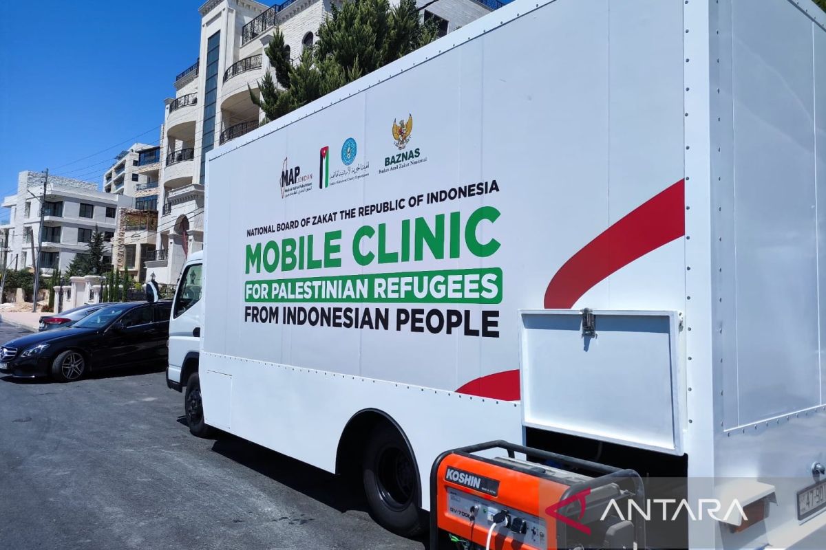 Baznas launches mobile clinic for Palestinian