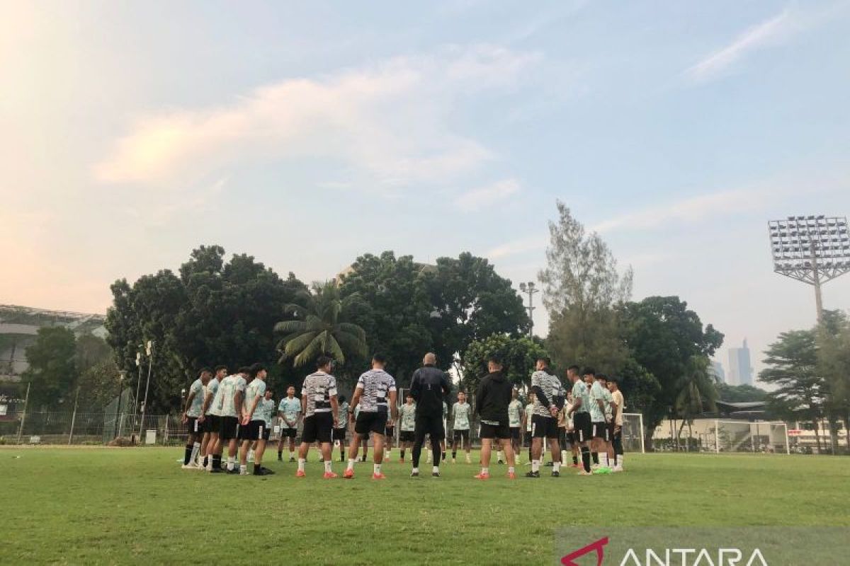 Pelatih Nova Arianto cari pemain belakang, memperkuat Timnas U-17