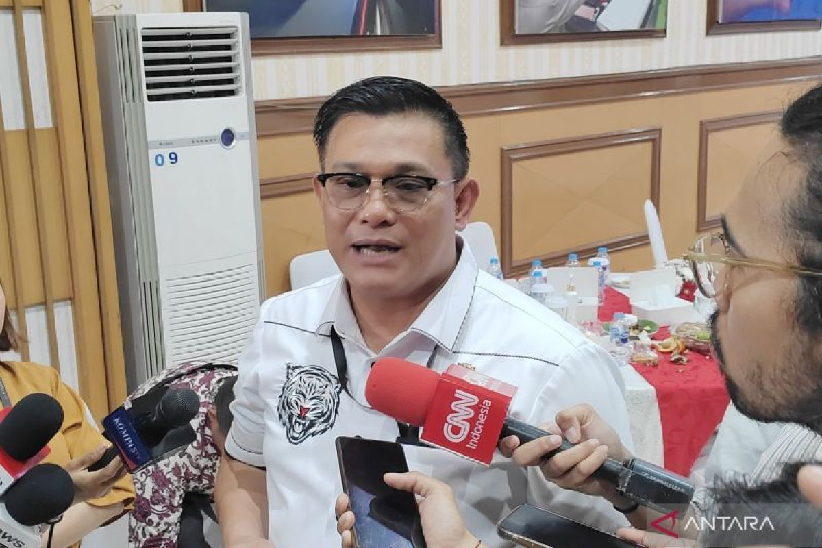 Polisi telah mengidentifikasi pemeran pria video porno anak figur publik