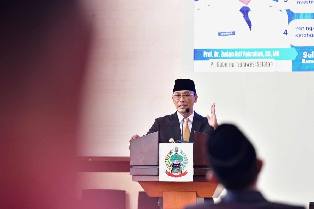 Pj Gubernur Sulsel sebut berpolitik secukupnya bersaudara selamanya