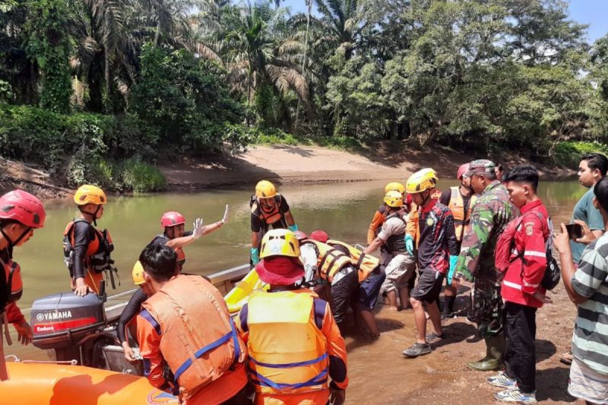 Tim Gabungan Pemkab Agam berhasil temukan balita terseret arus sungai