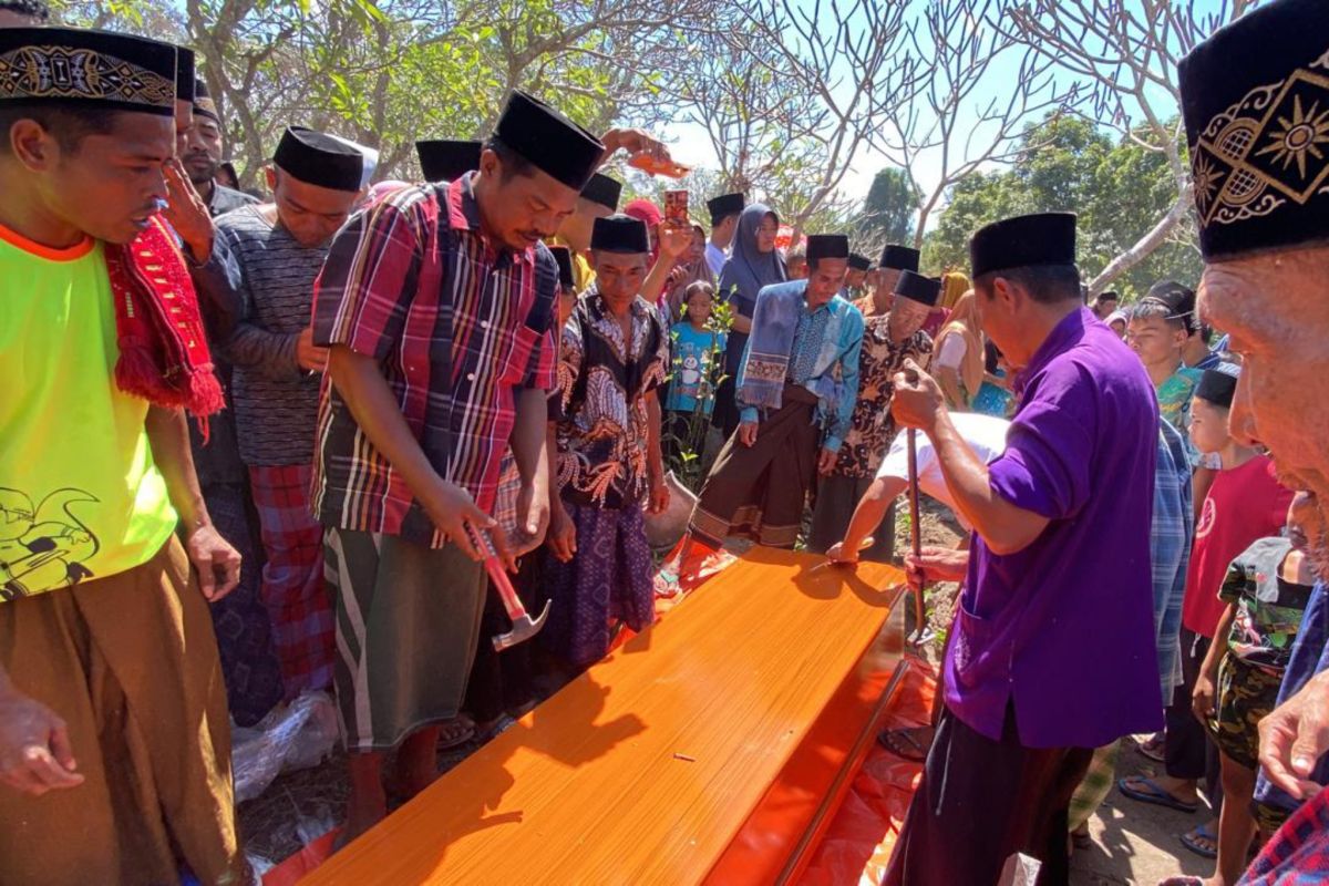 Jenazah PMI tewas di Malaysia dimakamkan di Lombok Timur