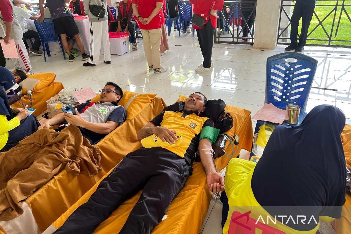 Polres Sidrap gelar donor darah sambut HUT ke-79 Kemerdekaan RI