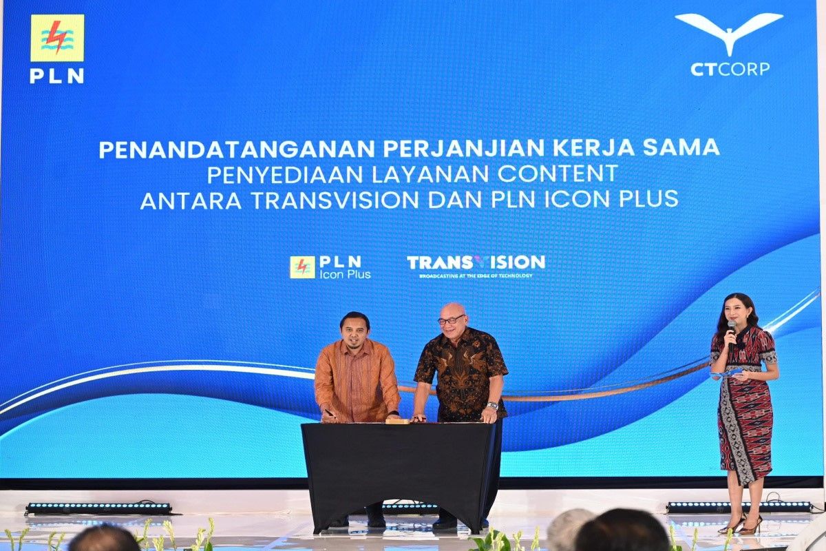 PLN Icon Plus dan Transvision kolaborasi kembangkan green energy