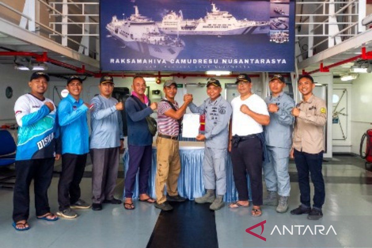 Pemkab Natuna dan Bakamla RI jemput nelayan di perbatasan Malaysia