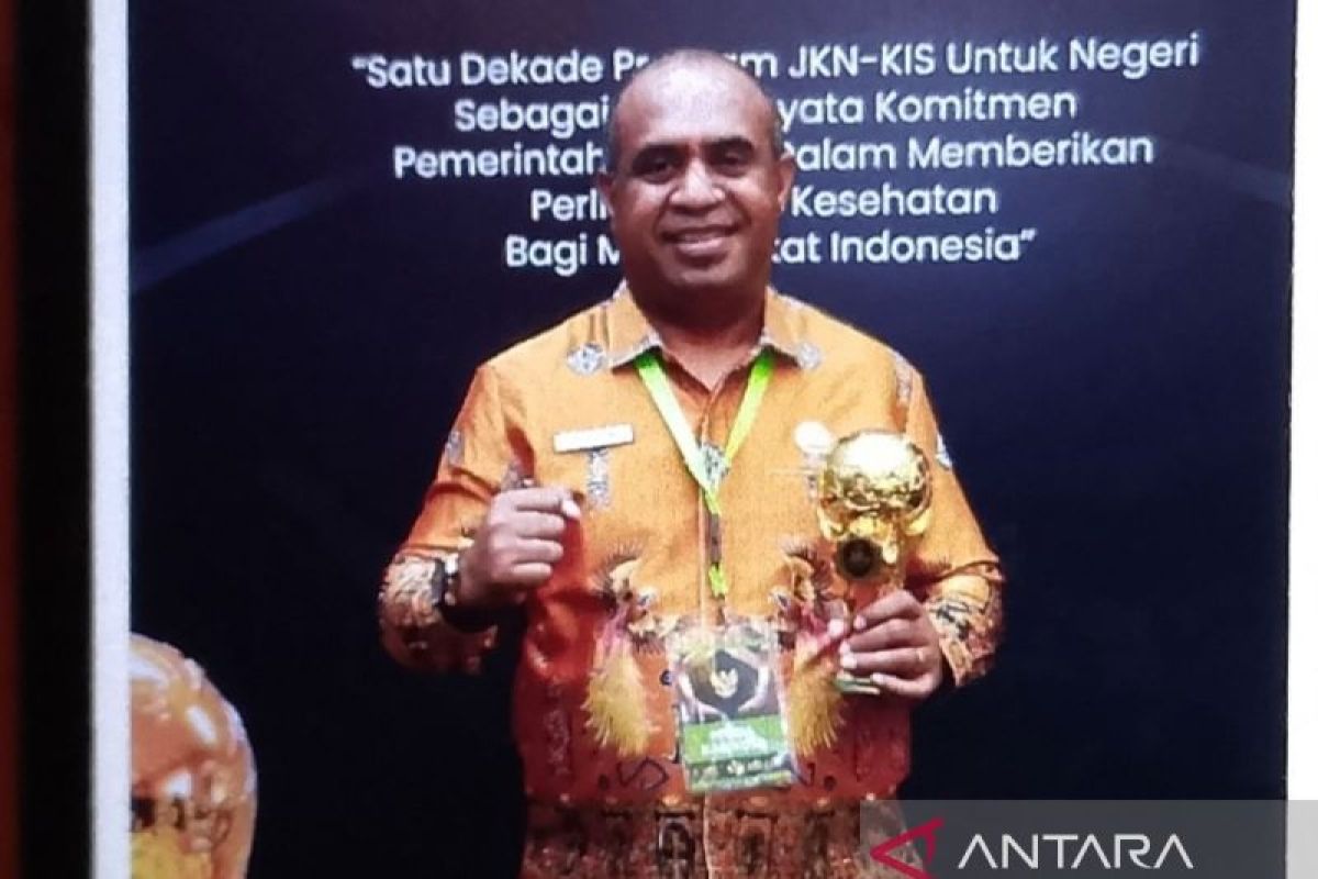 Pemkab Biak raih UHC Award lindungi warga dengan JKN