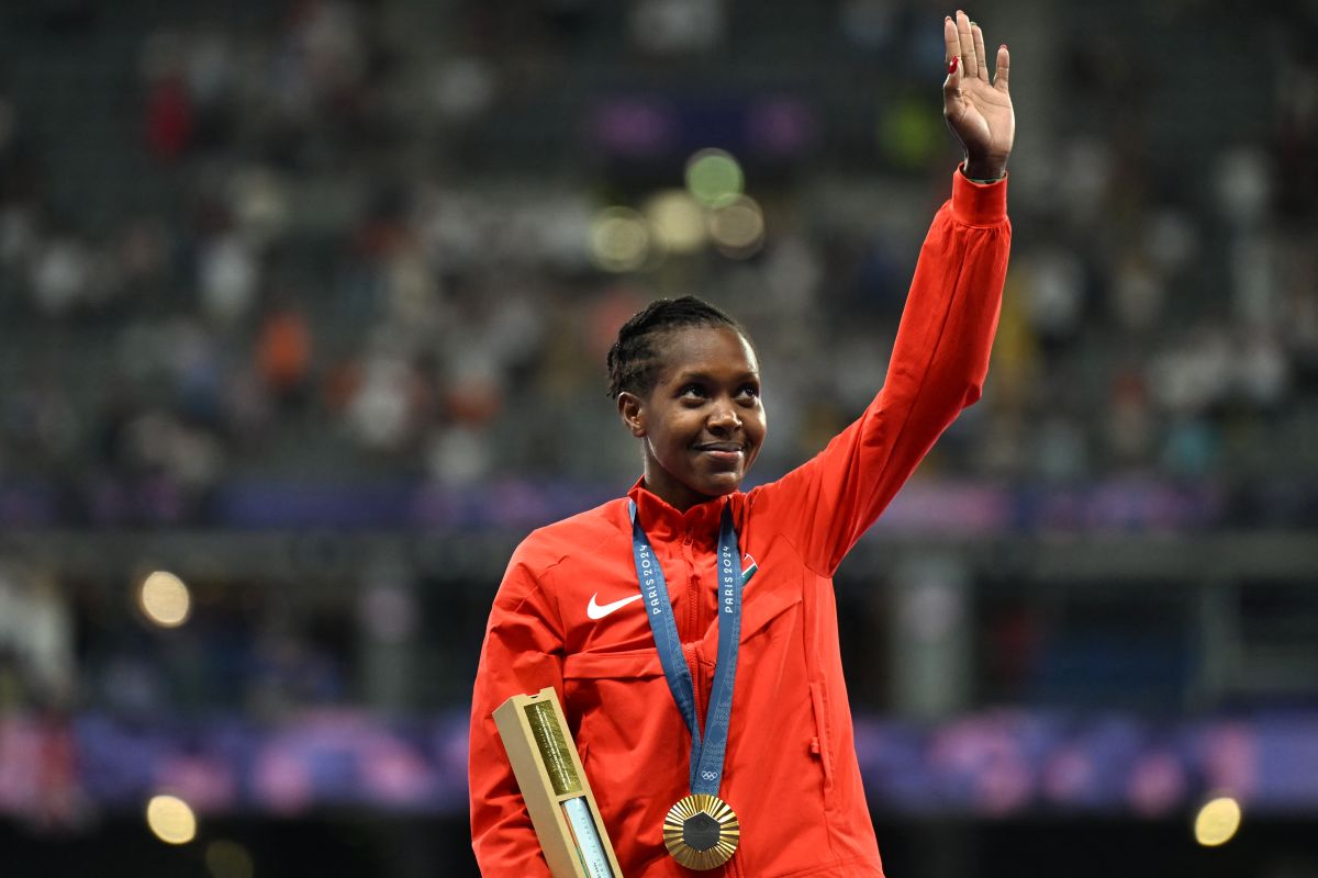 Kipyegon atlet pertama raih emas 1.500 m putri tiga kali berturut-turut olimpiade