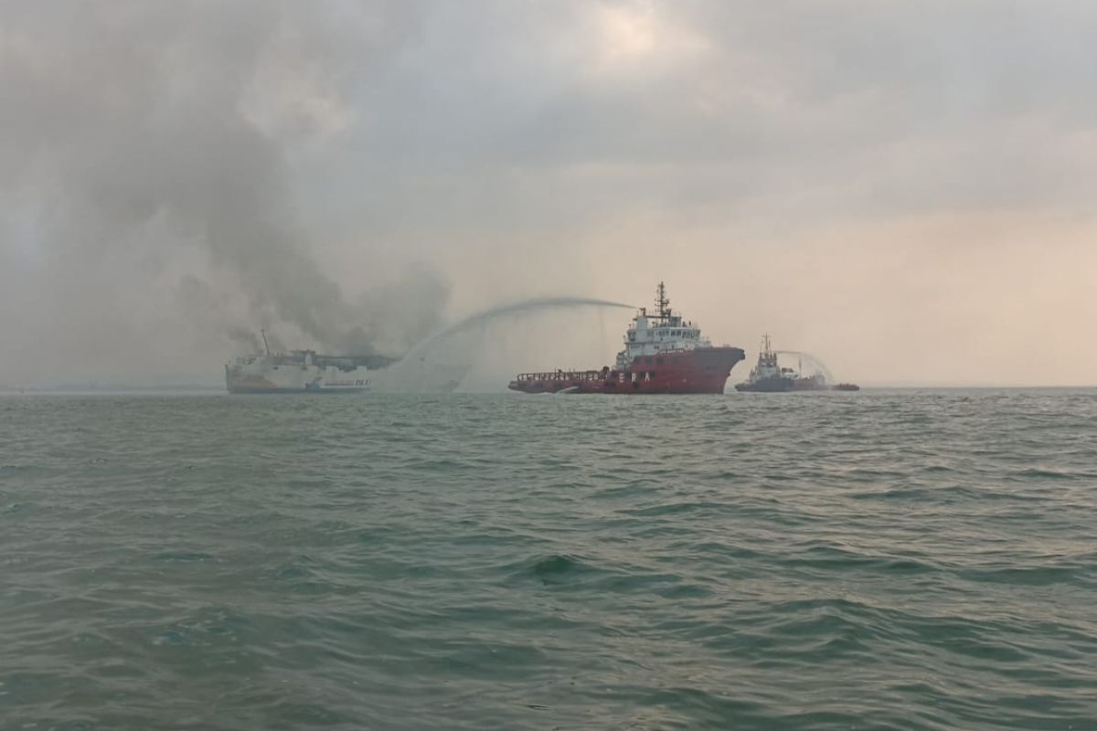 Passenger ship catches fire in Semarang waters