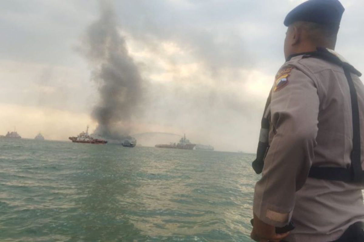 KM Kirana I terbakar di perairan Semarang