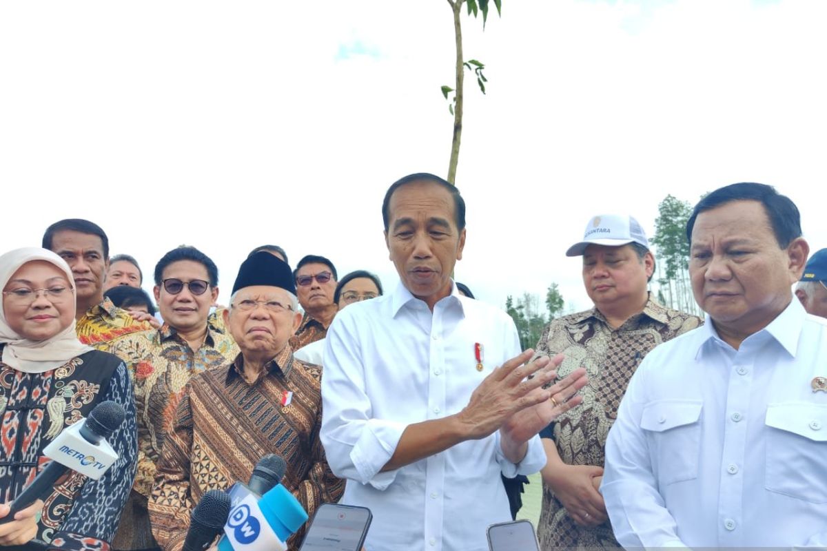 Presiden Jokowi ajak Wapres, Prabowo dan menteri ATR tinjau embung IKN