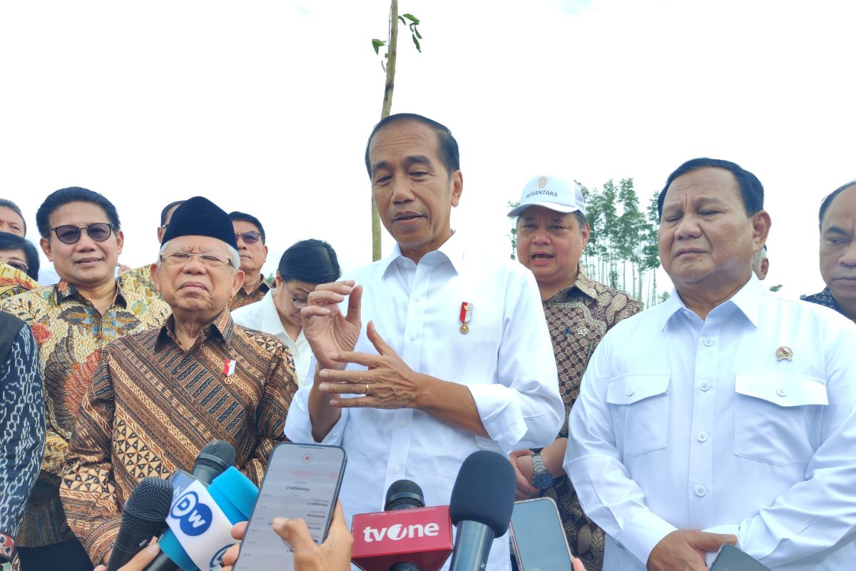 Presiden Jokowi-Wapres Ma'rif letakkan batu pertama sejumlah proyek di IKN, Kaltim