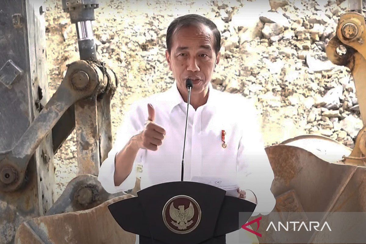 Jokowi resmikan peletakan batu pertama hotel swasta di IKN