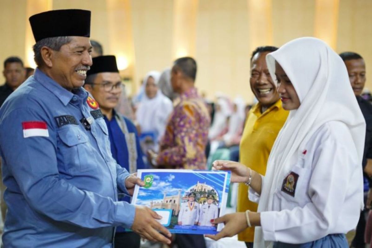 Pemkab Siak bantu 253 anak miskin lanjutkan pendidikan ke perguruan tinggi