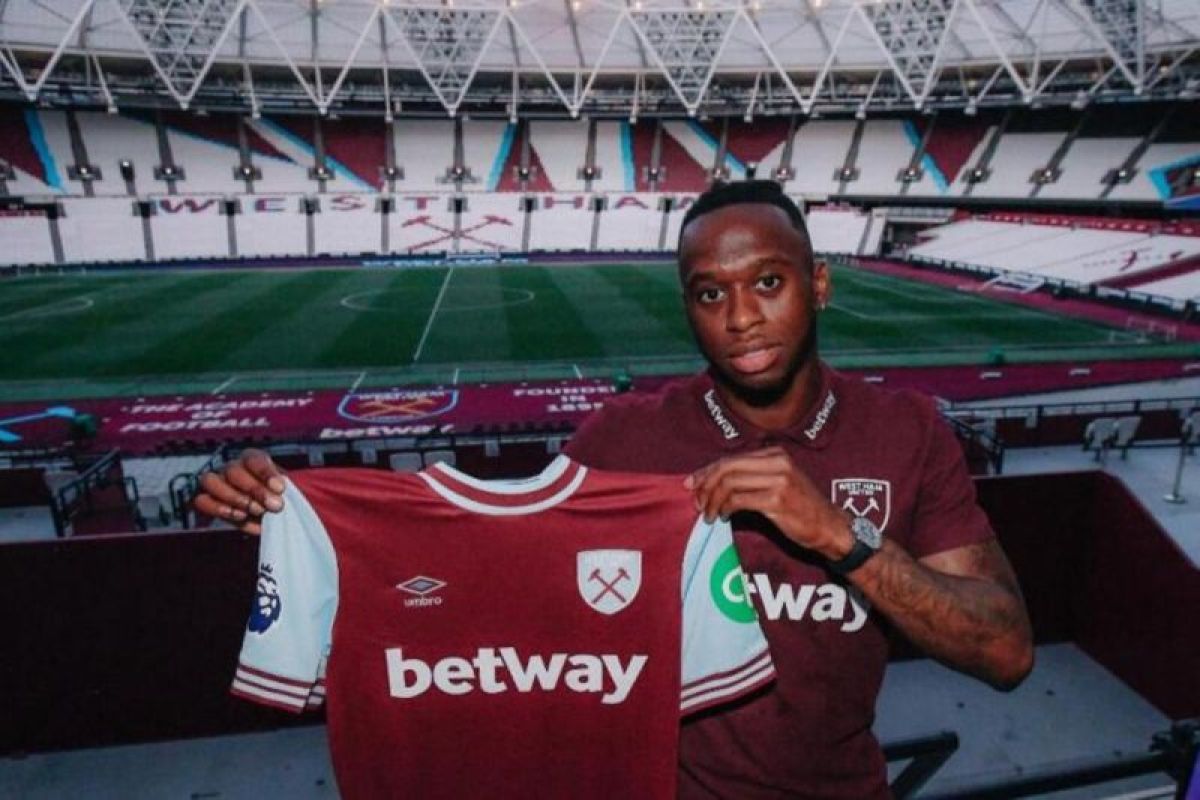 West Ham United gaet pemain Manchester United Aaron Wan Bissaka