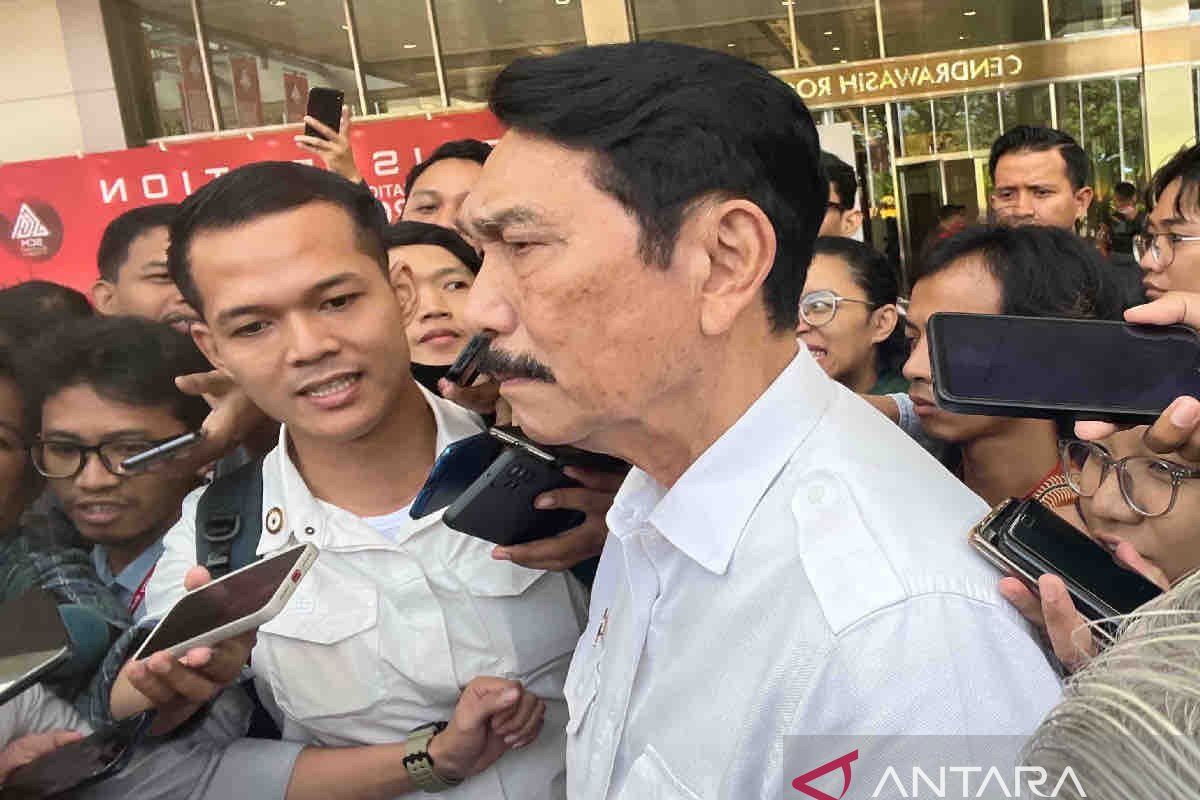 Luhut B Panjaiatan: Pabrik sekitar Jakarta bakal dipasang sensor deteksi jenis gas