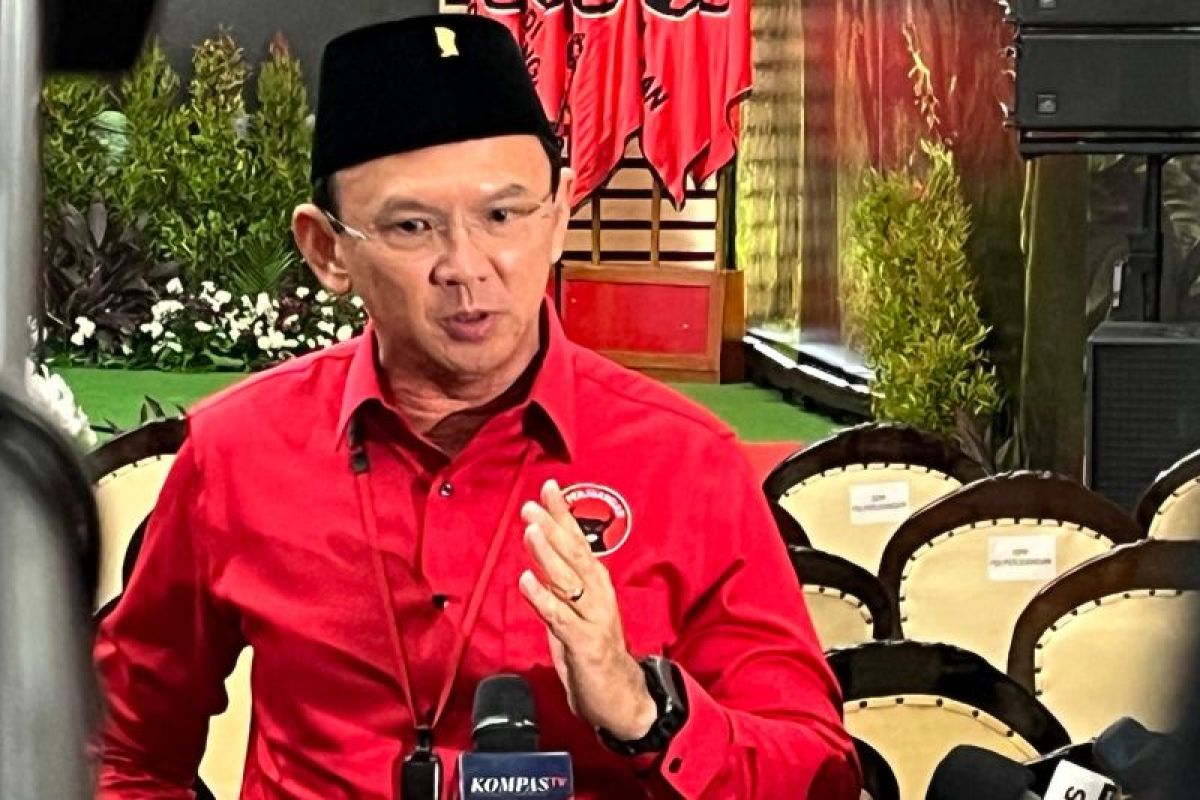 Ahok sebut PDIP tak mungkin usung Anies maju Pilkada Jakarta