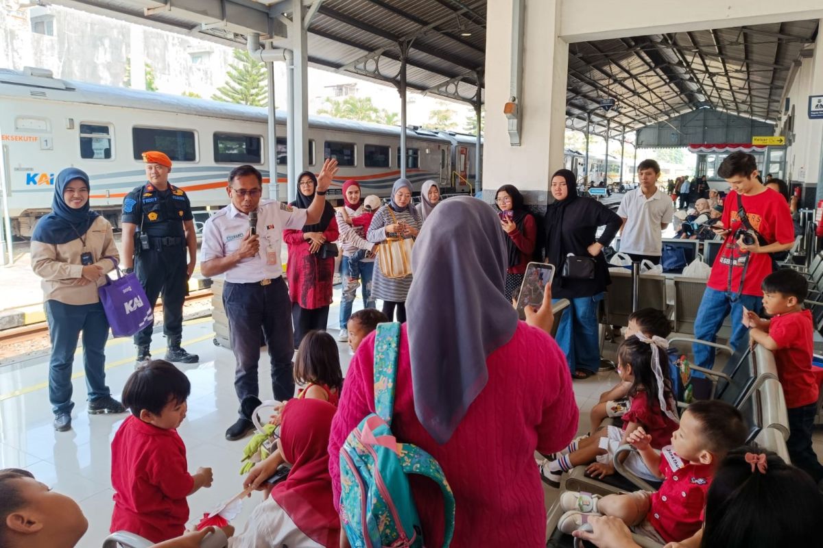 KAI Daop 1 beri edukasi komunitas Petualang Cilik