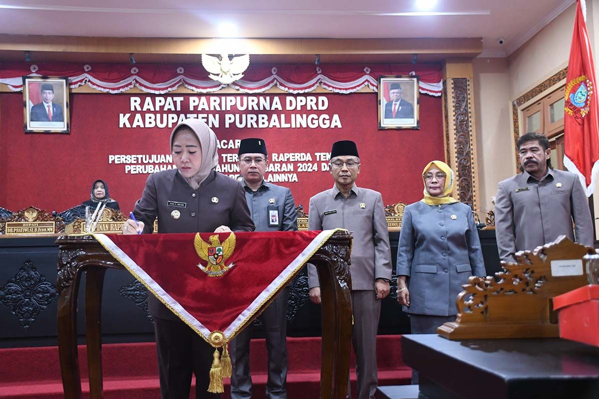 Bupati dan DPRD  Purbalingga tanda tangani persetujuan empat perda