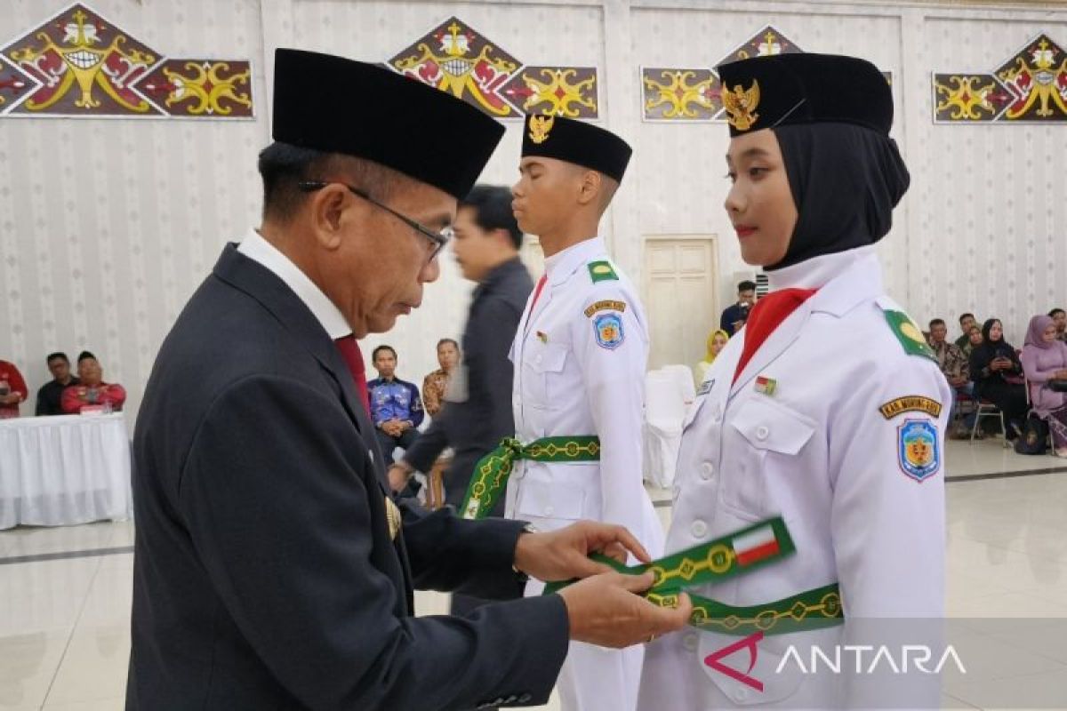 Penjabat Bupati Murung Raya kukuhkan 59 anggota Paskibraka