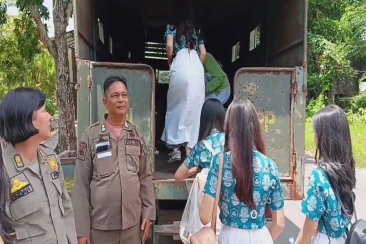 Satpol PP Palangka Raya jaring 12 pelajar bolos sekolah