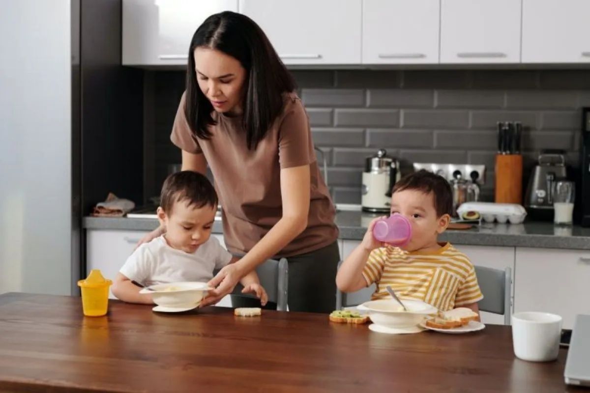 Kebiasaan makan orang tua bisa pengaruhi anak lakukan hal serupa